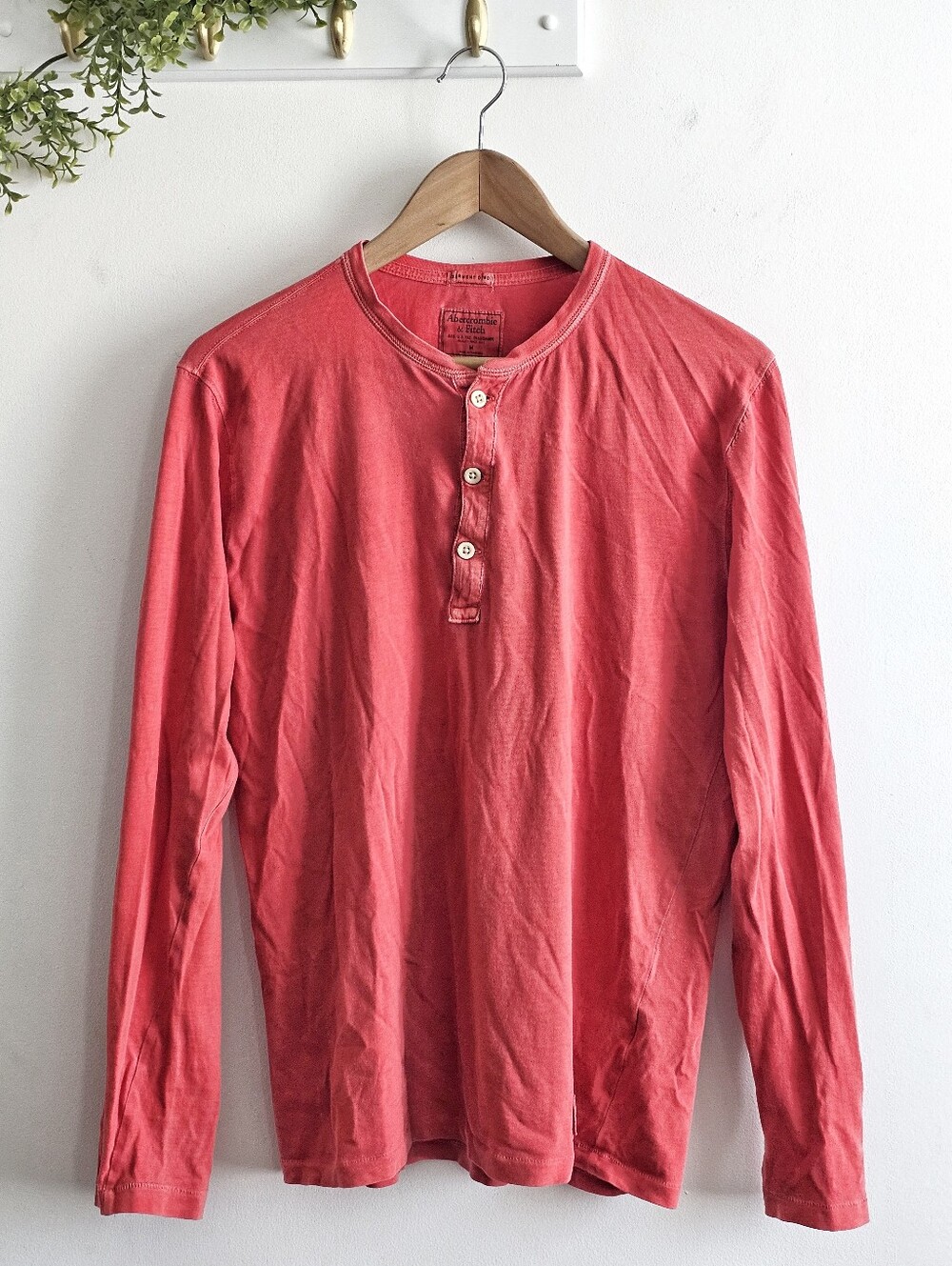 Abercrombie & Fitch Garment Dyed Long Sleeve Henley Shirt Men’s Medium Coral